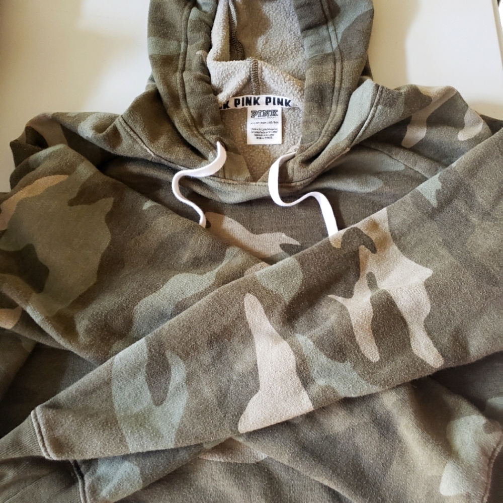 PINK Camouflage crop top